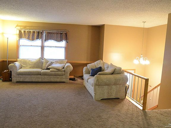 4th image of 2112 Brookwood Ln