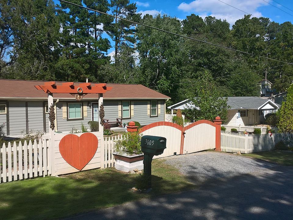 2nd image of 3605 Meadowview Dr