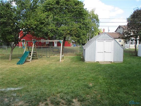 4th image of 1079 Birch Dr
