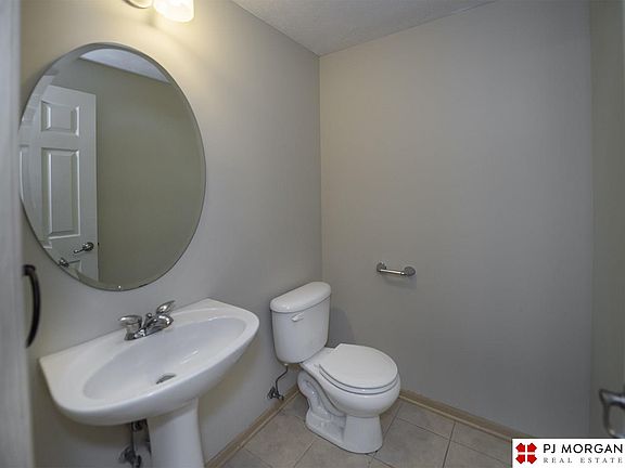 4th image of 2204 S River Rock Dr