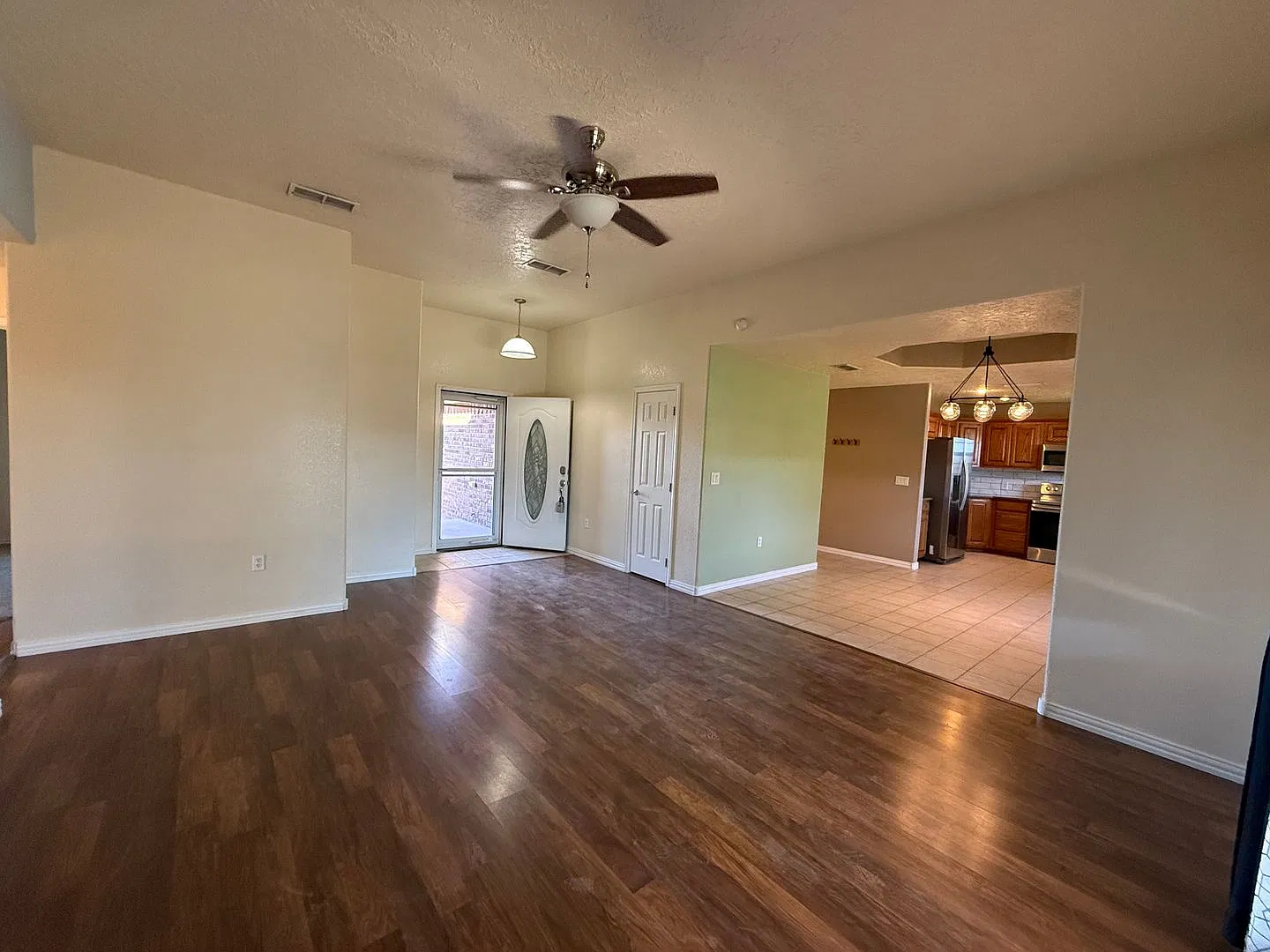 All Bills Paid! 3 Bedroom Home! Dogs Okay! — Photo 3