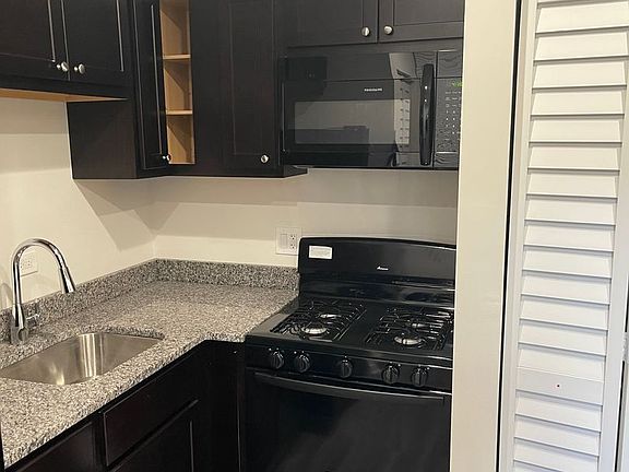 3rd image of 2801 N Central Park Ave Basement 3554