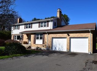 220 Ridge Crest Cir, Wethersfield, CT 06109