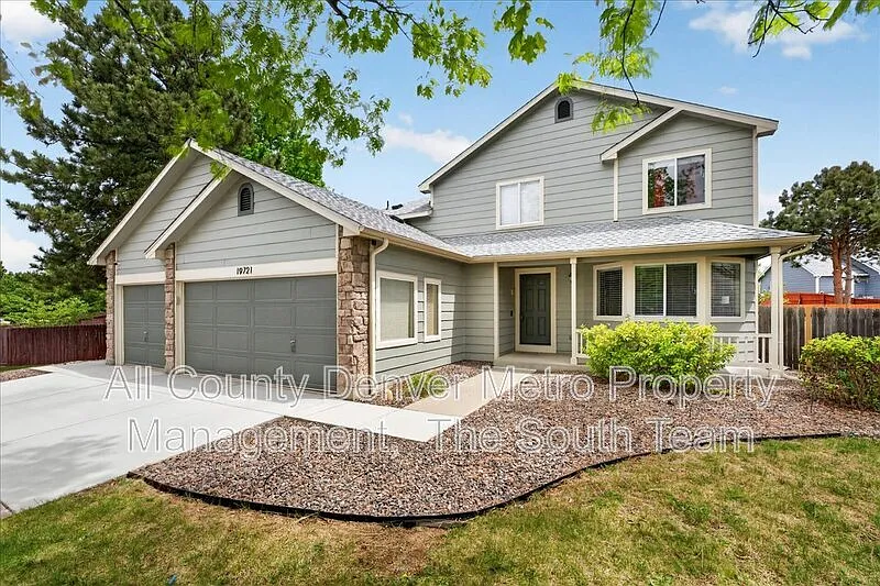 5 bed, 4.0 bath, 2582 sqft, $3,345 — Photo 2