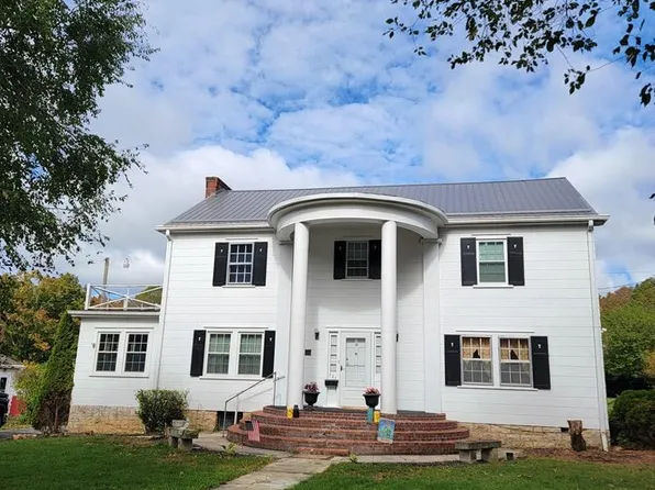 525 Parkway Ave, Bluefield, WV 24701