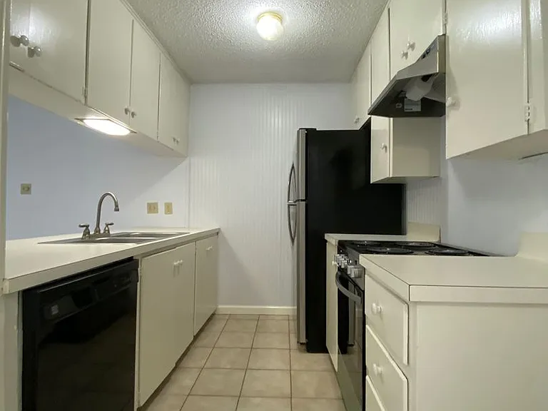 2408 Longview St #107 — Photo 3