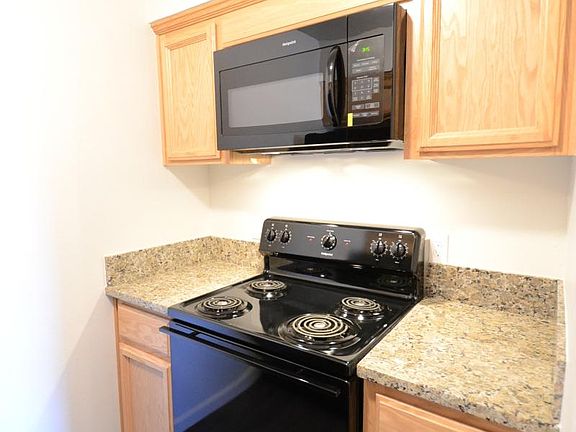 3rd image of 19 Garden Hwy APT 16