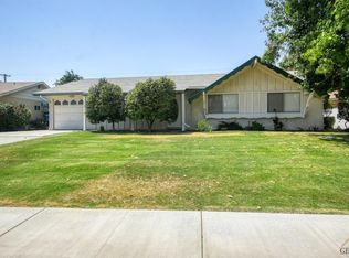 513 Pebble Beach Dr, Bakersfield, CA