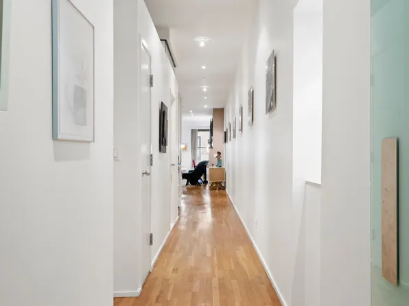 129 Duane Street image 8 of 15