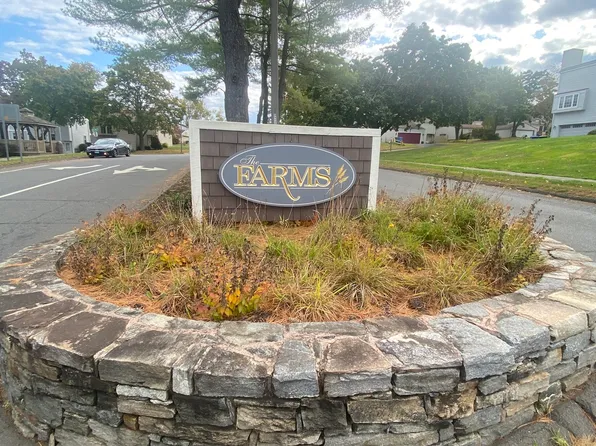 2 East Lake Place, Middletown, CT 06457