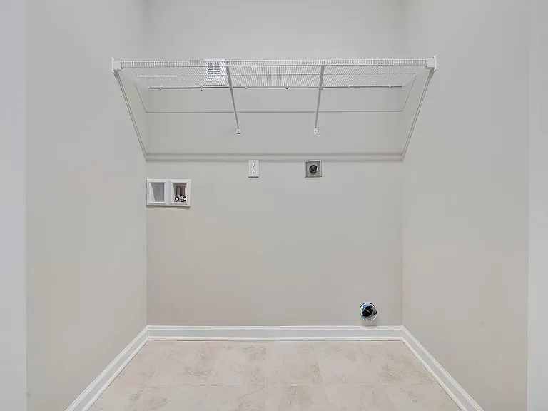 915 Holland Loop NW — Photo 16