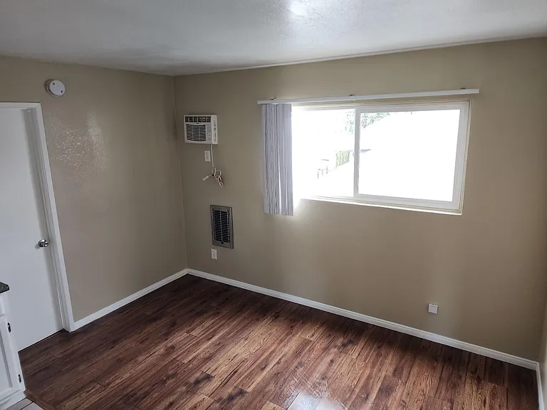 139 S Avenue 52 #6 — Photo 13
