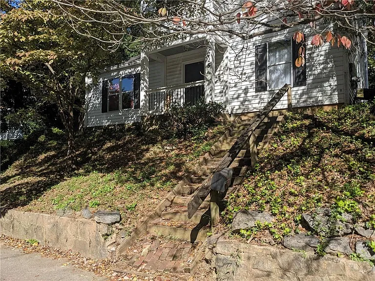 1025 Atlantic Dr NW — Photo 1