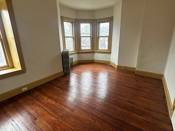 5th image of 405 S 43rd St Floor 3