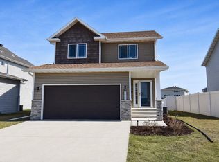 5525 8th St W, West Fargo, ND 58078