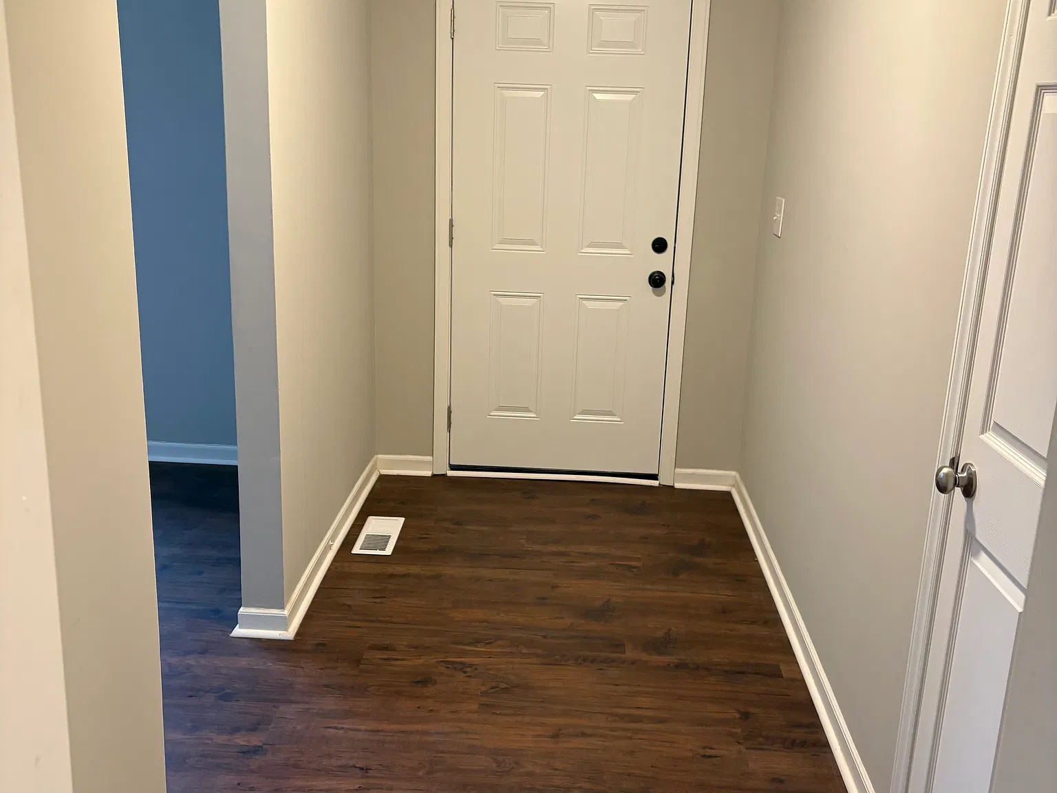 3 bed, 1574 sqft, $1,900 — Photo 2