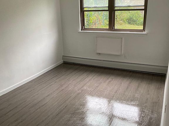 3rd image of 24669 61st Ave Floor 1