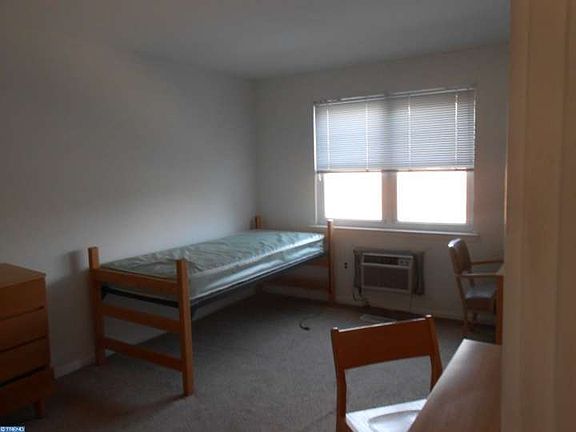 4th image of 9894 Frankford Ave