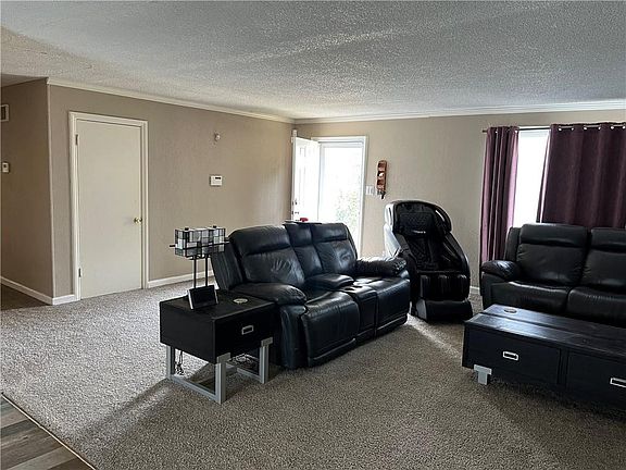 5th image of 7731 Smalley Ave