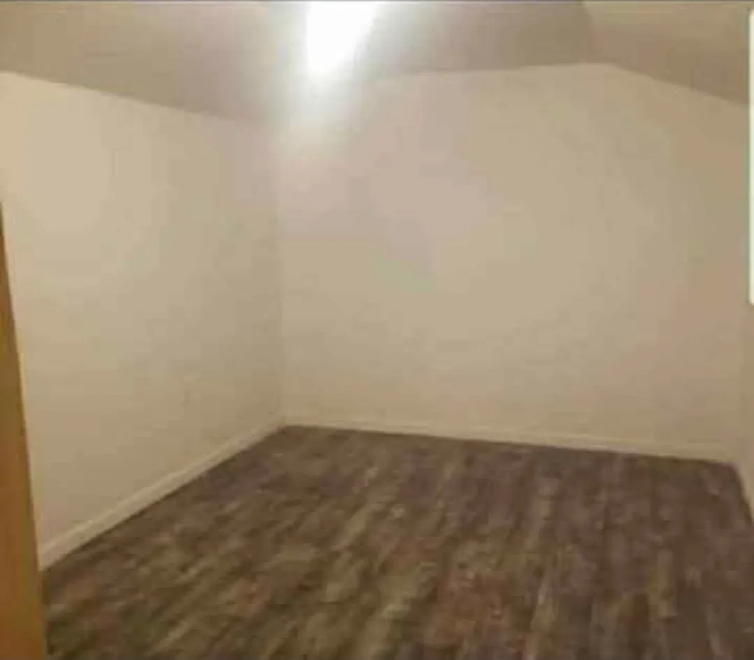 1 bed, 300 sqft, $1,200 — Photo 2