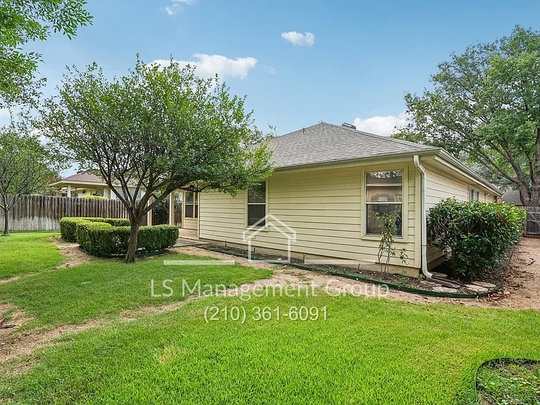 14343 Markham Gln — Photo 38