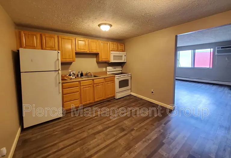 25 Log St #2C — Photo 2