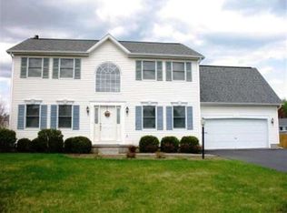 118 Halfmoon Dr, Guilderland, NY 12084