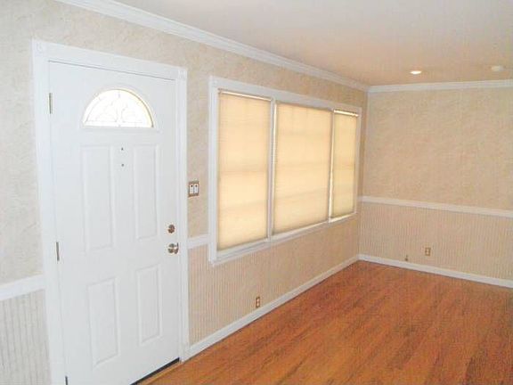 4th image of 492 Marshall Ave