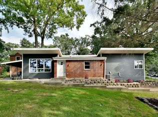 613 S Charleton St, Willow Springs, IL 60480