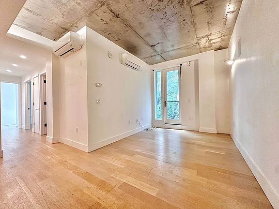 3rd image of 152 Manhattan Ave APT 3B