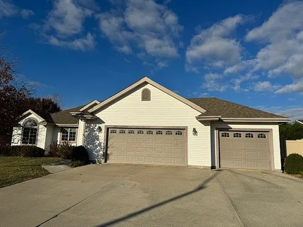 225 Highpoint Cir S, Bourbonnais, IL 60914