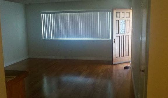 3rd image of 424 James Ct