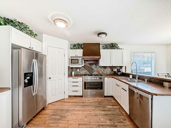5th image of 60 Crystalridge Close