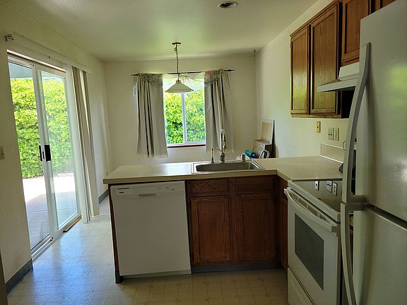 4th image of 7613 NW Anderson Ave