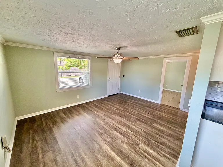 3108 49th Avenue Dr W #B — Photo 3