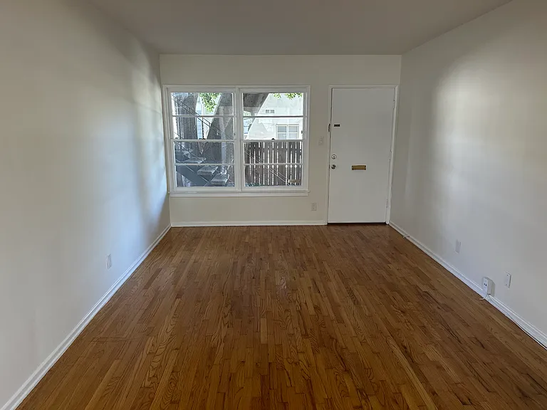 4525 Willis Ave #4527 — Photo 9