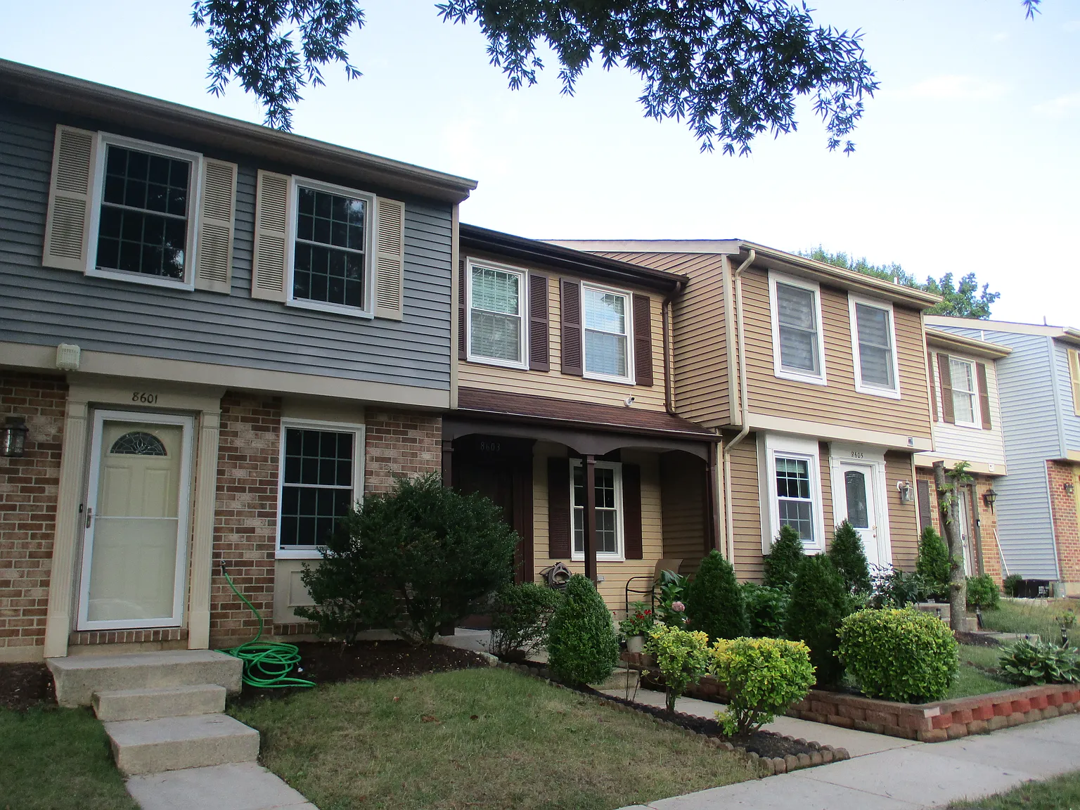 Modern 2BR TH for Rent! — Photo 2