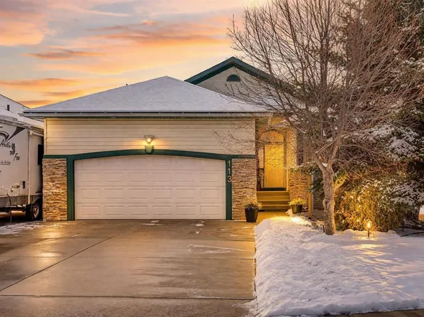 113 N Westchester Way, Chestermere, AB T1X 1B8