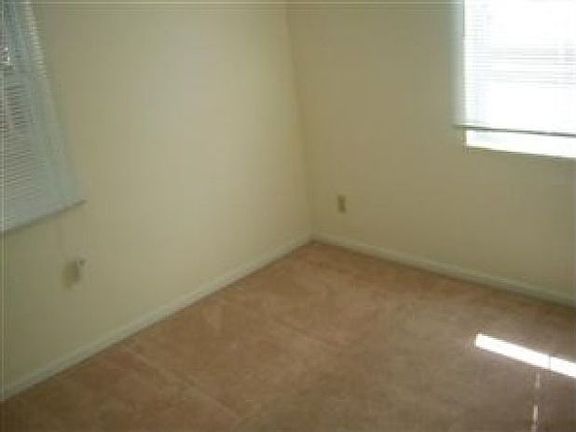 4th image of 461 Kenwood Dr #C-3