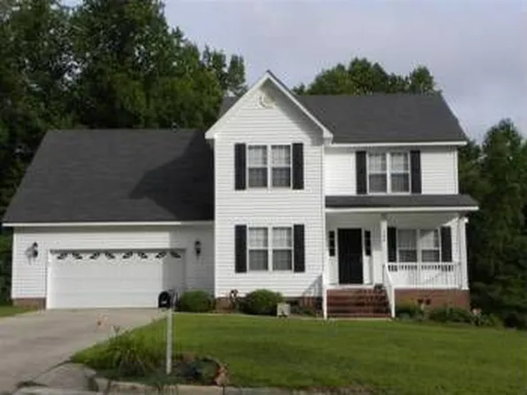 704 Lancelot Dr, Greenville, NC 27858