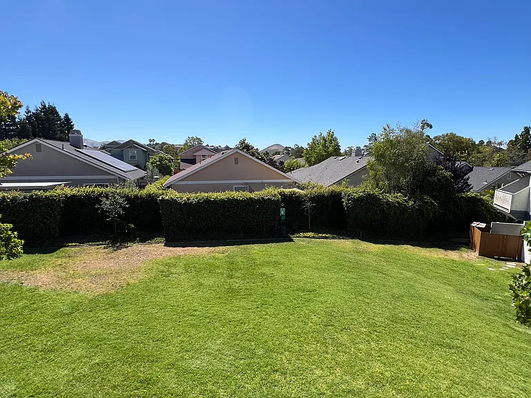 1035 Southwood Dr #J — Photo 26