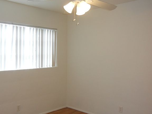 5th image of 2421 Florencita Ave