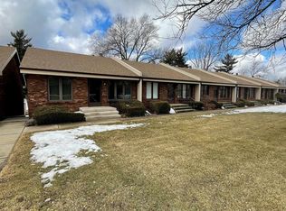 2816 Sandy Hollow Rd, Rockford, IL 61109