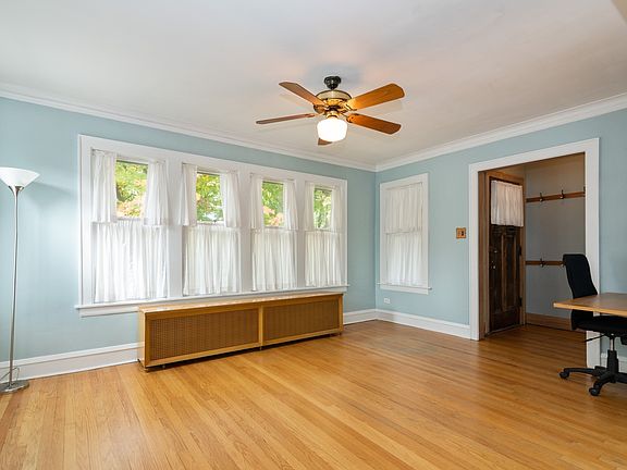 2nd image of 4615 N Leamington Ave