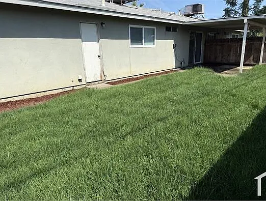 2 bed, 900 sqft, $1,575 — Photo 2