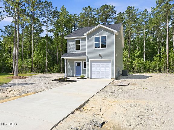 2nd image of 104 Palm Circle