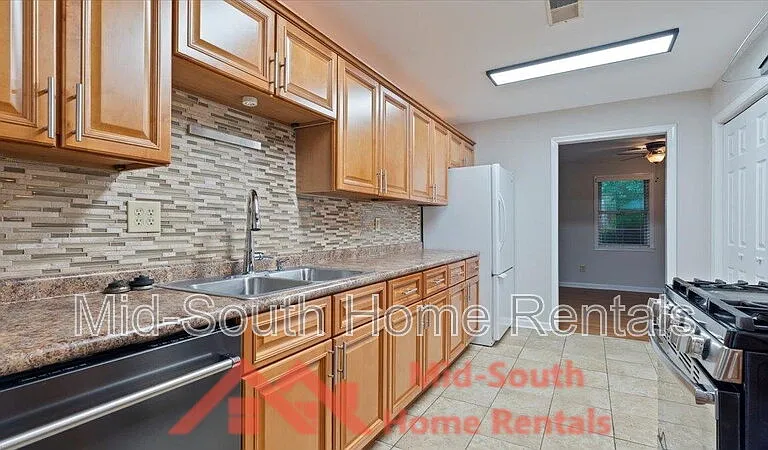 4515 Flamingo Rd — Photo 8