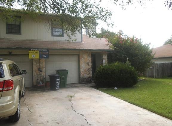 3rd image of 1707 Onion Creek Village Dr