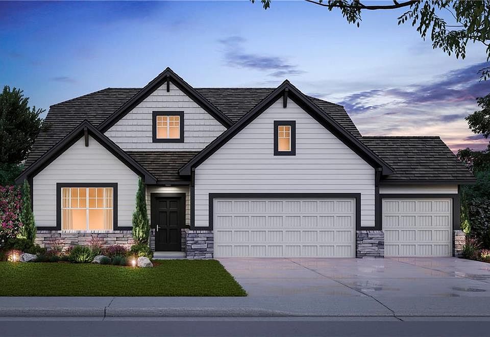 2nd image of 8108 SE Holly Dr