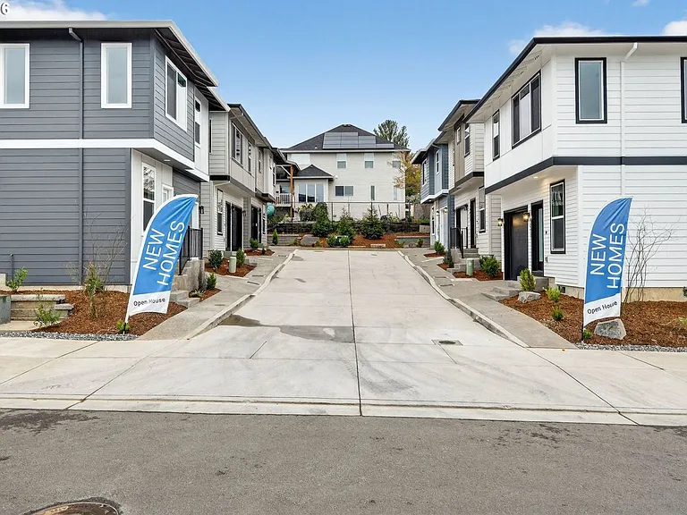4063 SW McKinley St — Photo 30